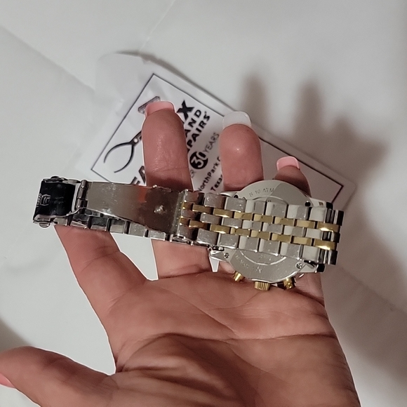 Michael Kors Watch - Picture 2 of 12